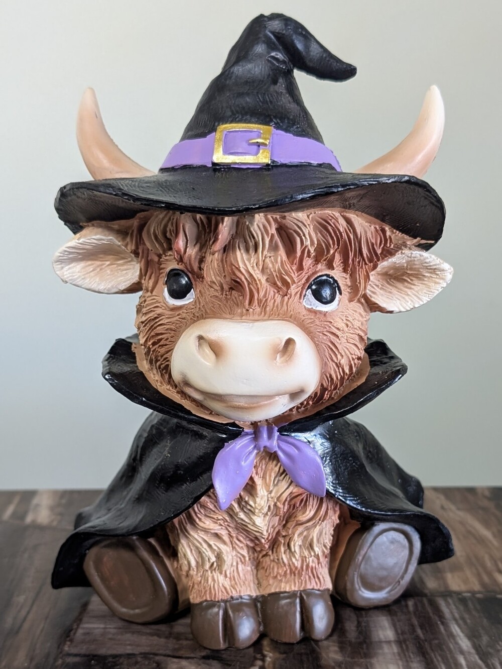Adorably Spooky Witchy Highland Cow Farmhouse Halloween Tabletop Decor 🐮🧙